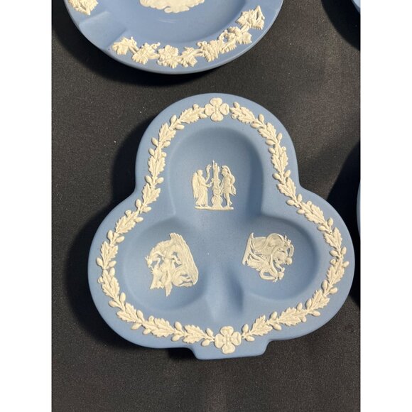 Wedgewood Vintage Blue Jasperware Ashtray Trinket Dish Set of 4 - Picture 2 of 13